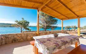 Mobile Home Rock Rose 1